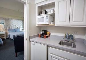 Snug Harbor Inn - Cottage 1A