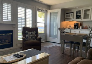 Snug Harbor Inn - Luxury Cottage 1