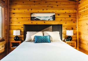 Snug Harbor Resort and Marina - Two Bedroom Water View Queen & Twin Beds