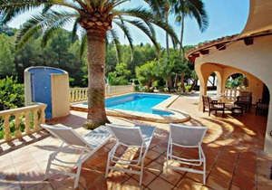 Sola - pretty holiday property with garden and private pool in Benissa