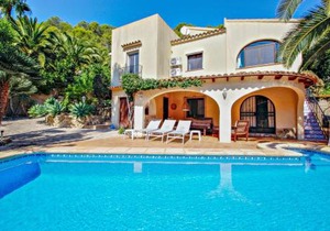 Sola - pretty holiday property with garden and private pool in Benissa
