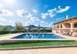 Solluna - Four Bedroom Villa, Sleeps 6