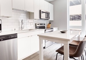 Sonder at LUNA | Extended Stay One-Bedroom Apartment w/ Parking