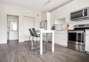 Sonder | Luna Apartments | Bright Studio + Gym