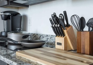 Sosuite | 2BR Apt w W/D, Gym, On-Site Restaurant