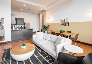 Sosuite | 2BR Apt w W/D, Gym, On-Site Restaurant