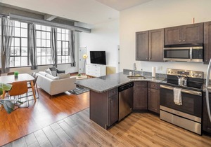 Sosuite | 2BR Apt w W/D, Gym, On-Site Restaurant