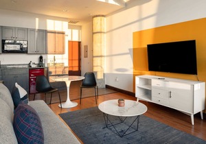 Sosuite | Studio w W/D, Gym, On-Site Restaurant