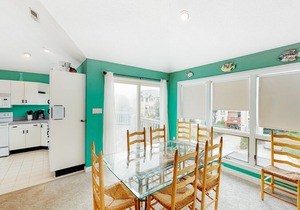 Soundside Home In Corolla w/Heated Pool & Hot Tub