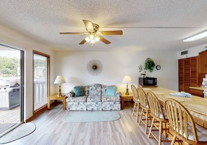 Southwood Shores 103C - 1 Bdrm Waterfront Condo