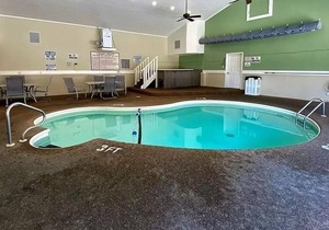 Southwood Shores - 2BR Condo, lake views, indoor & outdoor pools & much more!
