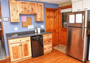 Spacious 2-story home, sleeps 12. Minutes from downtown North Conway