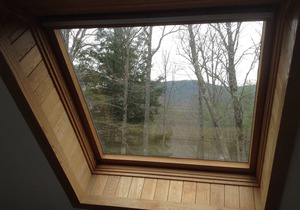 Spacious 2-story home, sleeps 12. Minutes from downtown North Conway