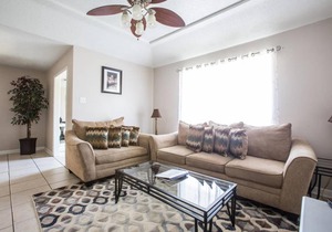 SPACIOUS 4 BED/3 BATH HOME NEAR CITY PARK !!!!