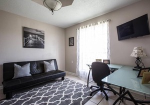 SPACIOUS 4 BED/3 BATH HOME NEAR CITY PARK !!!!