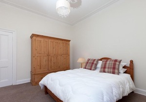 Spacious and Bright Polworth Flat