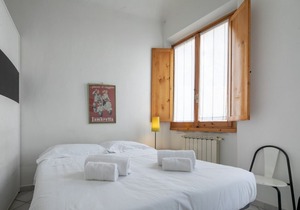 Spacious and bright studio apartment in Santa Croce
