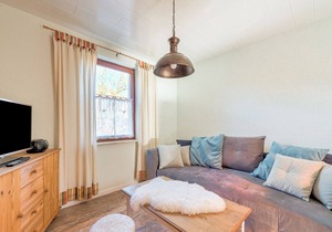 Spacious Apartment near Lake in Guntersberge