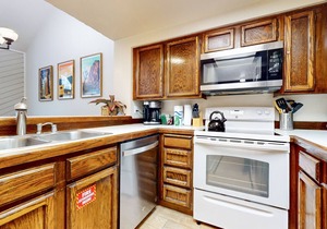 Spacious & Bright Condo with Air Conditioning! Near Walking/Biking Trails