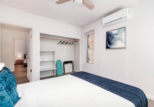 Spacious Cozysuites 2BR Condo w/parking! 02