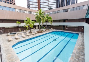 Spacious Downtown Executive Retreat | Free Parking