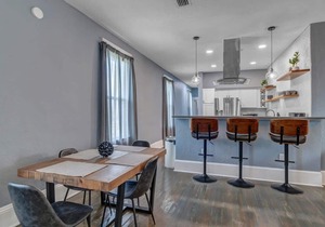 Spacious & Elegant - HUGE apt close to 3 breweries