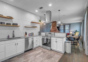 Spacious & Elegant - HUGE apt close to 3 breweries