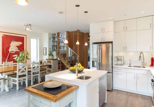 Spacious Family-Friendly Home Near UBC—Hot Tub, Sauna & A/C