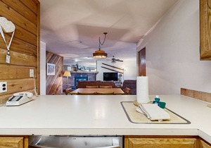 Spacious, in-town condo with balcony, pools, hot tub, tennis - walk to lifts