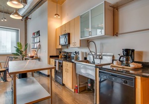 Spacious Loft in Nashville Gulch Neighborhood!