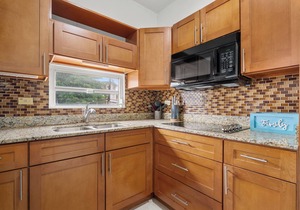 Spacious loft in Ocean Park beach w/parking & arcade