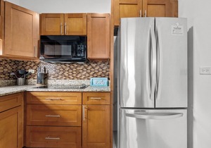 Spacious loft in Ocean Park beach w/parking & arcade