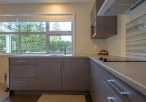 Spacious, Modern Studio Apartment below Coronet Peak