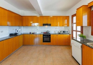 Spacious open plan villa