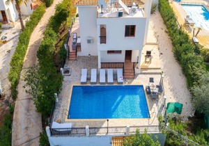 Spacious open plan villa