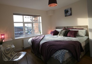 SPACIOUS SERVICED APARTMENT 2 BEDROOMS & 2 BATHROOMS IN THE HEART OF AYLESBURY.