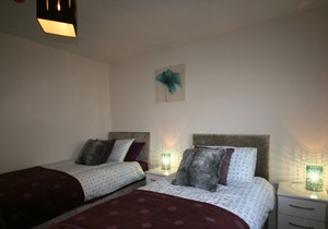 SPACIOUS SERVICED APARTMENT WITH 2 BEDROOMS IN THE HEART OF AYLESBURY.