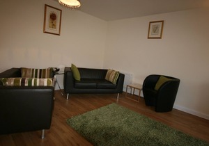 SPACIOUS SERVICED APARTMENT WITH 2 BEDROOMS IN THE HEART OF AYLESBURY.