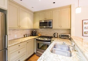 Spacious Town Home with Private Hot Tub