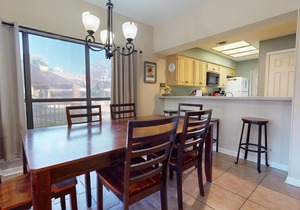 Spacious Waterfront Comal River Condo : CW C105 : Free Tubes with Rental!