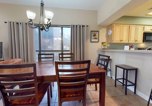 Spacious Waterfront Comal River Condo : CW C105 : Free Tubes with Rental!