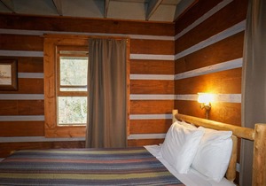 SPECIAL *Sept. 13th- Oct. 4th 20% off* Ol'Smoky Log Cabin on the River Unit 3