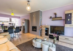 Spend a pleasant and unforgettable vacation in this beautiful and tastefully furnished apartment, on