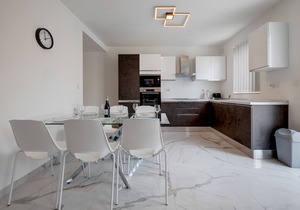 Splendid 2BR Apartment in central St Julians