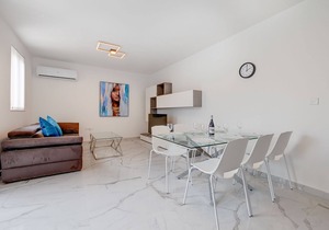 Splendid 2BR Apartment in central St Julians