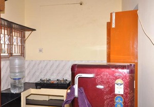 Srinivasa service apartment