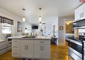 SSVR3-Cute 2nd Floor Apartment in Munising with a Balcony and Grill