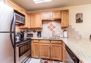 Stay Close to Downtown Breckenridge and the Ski Lifts!