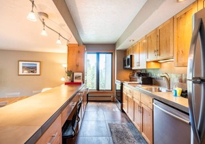 Stay Mountain-Side at Gold Camp.