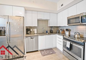 StaysByWalker Uptown High Rise Studio! KingBed